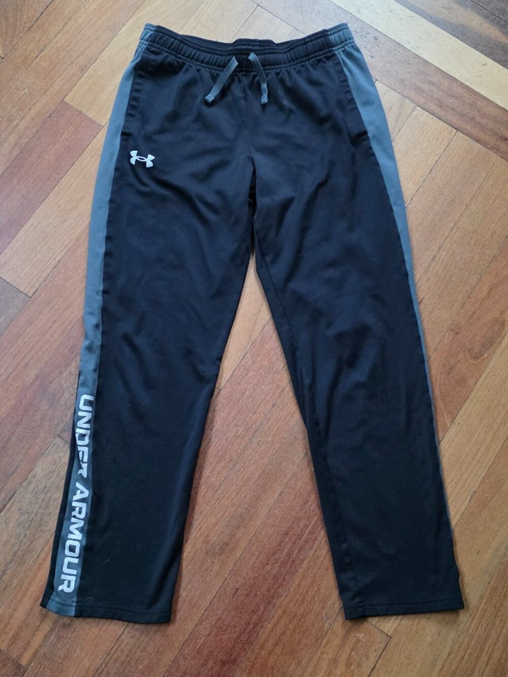 Under Armour Black Gray Athletic Joggers Size Youth Large